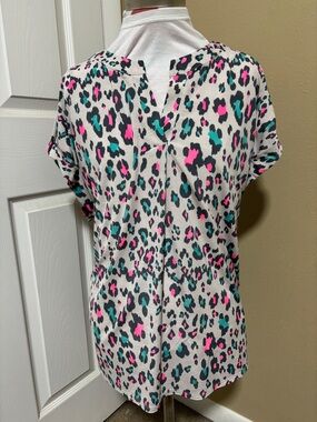 Leopard Print Short Sleeve Top in White with Pink & Teal Spots